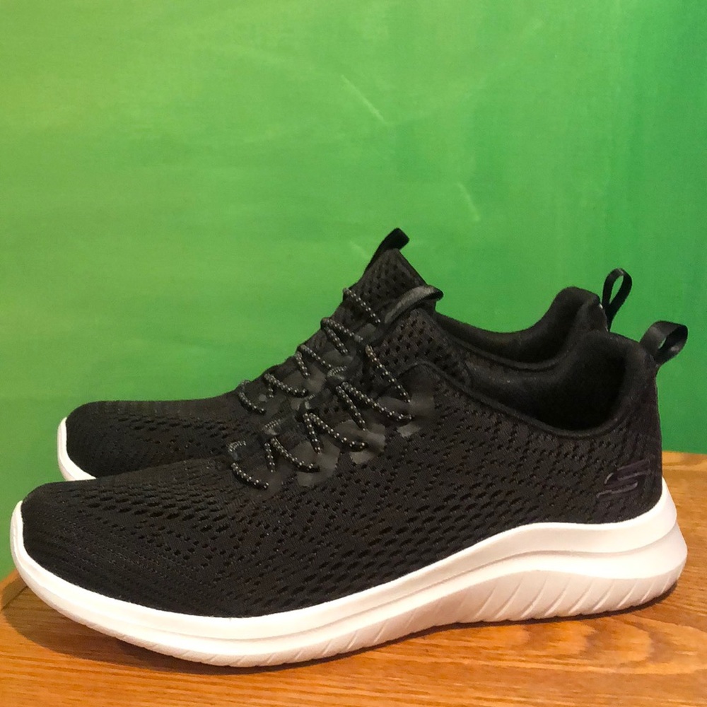 Sketchers Size 6.5 Black Slip on Athletic Shoe